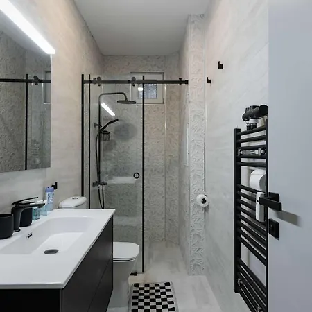 Modern 2br In The Heart Of The *